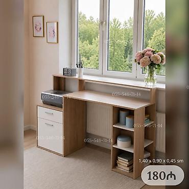 Pəncərə önü üçün kompakt iş masası Ölçülər: 1,40 x 0,90 x 0,45 m -