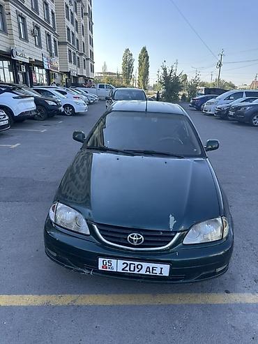 Toyota Avensis: 2002 г., 1.8 л, Механика, Бензин, Седан
