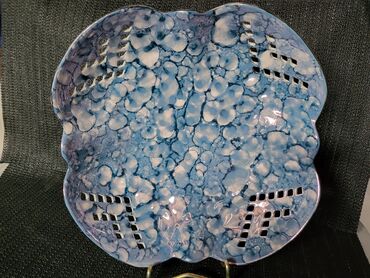 Kuhinjski setovi: Cinija nova sa stopama Fena porcelan Nemacka. 70te. Boja — 1