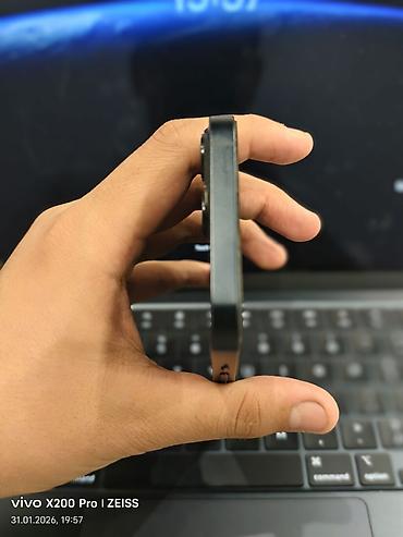 Apple iPhone: IPhone 13, Б/у, 128 ГБ, Черный, Коробка, 90 % — 9