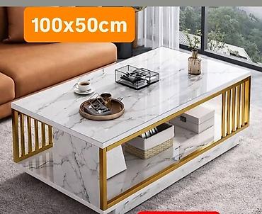 Klub sto sa mermernim efektom i zlatnim detaljima - Dimenzije: - 100