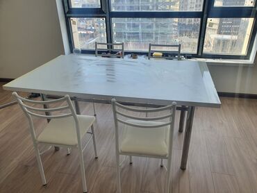 стол кухонный и 4 стула: Кухонный Стол, цвет - Белый, Б/у, Скидка 10%