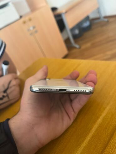 Apple iPhone: IPhone Xs Max, 64 GB, Gümüşü, Simsiz şarj — 6