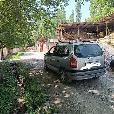 Унаа: Opel Zafira: 2001 г., 1.8 л, Кол менен иштөөчү, Бензин, Вэн/Минивэн — 5