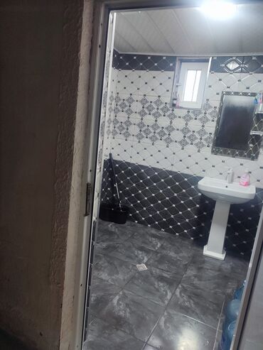 Köhnə tikili: Satılır: Tam mebelləşdirilmiş 1 otaqlı mənzil/interyer paketi - Geniş — 12