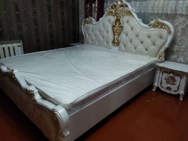 спальный гарнитур шкаф и кровать: Спальный гарнитур, Двуспальная кровать, Шкаф, Комод, цвет - Белый, Б/у