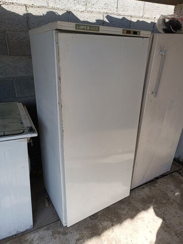 купить маленький холодильник в бишкеке: 1х камерный холодильник работает морозит отлично адрес селекции