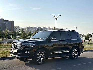 Toyota Land Cruiser: 2017 г., 4.6 л, Автомат, Бензин, Внедорожник