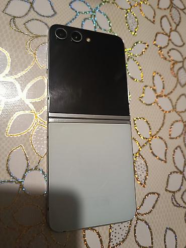 mix flip: Samsung Galaxy Z Flip 5, 256 GB, rəng - Ağ, Barmaq izi — 4