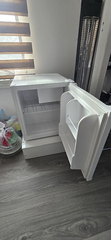 Kompakt mini soyuducu - Rəng: ağ - Ölçü: tezgahaltı/mini ölçü