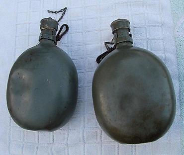 Staro posuđe i escajg: Dve Očuvane stare, vojne čuture, aluminijumske. Dve stare — 1