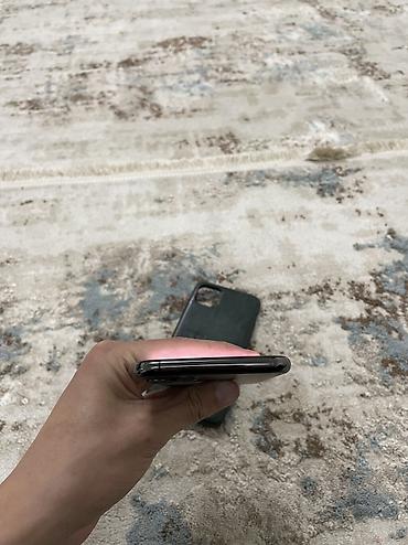 Apple iPhone: IPhone 11 Pro Max, Б/у, 64 ГБ, Space Gray, Зарядное устройство, Защитное стекло, Чехол, 72 % — 9