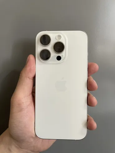 IPhone 15 Pro, Б/у, 256 ГБ, White Titanium, Кабель, 92 %