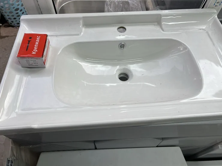 Раковина для ванной, Особенности: Глянцевое, Материал: Керамика, Размер: 85 x 47 см