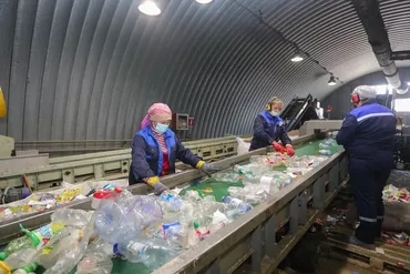 Требуются женщины в цех по переработке баклашек, сортировка!!!