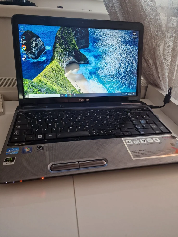Intel Core i7, 15.6 "