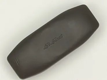 Brązowe, podłużne etui na okulary marki Lancel. Solidne, idealne do