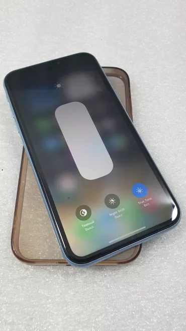 IPhone Xr, Б/у, 64 ГБ, Голубой, Чехол, 100 %