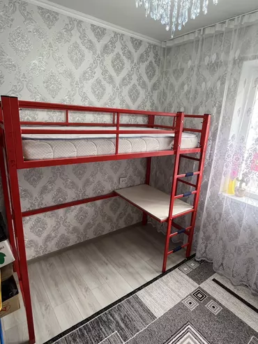 Двухъярусный металический кровать 2 в 1 без матраса. Легко собирается