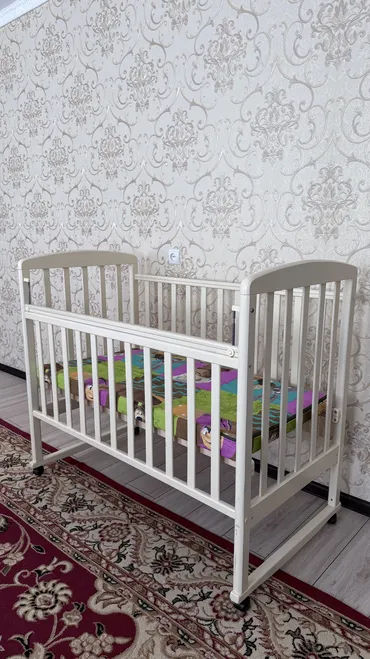 Продается детская кроватка манеж, состояние почти идеальное. Ребенок