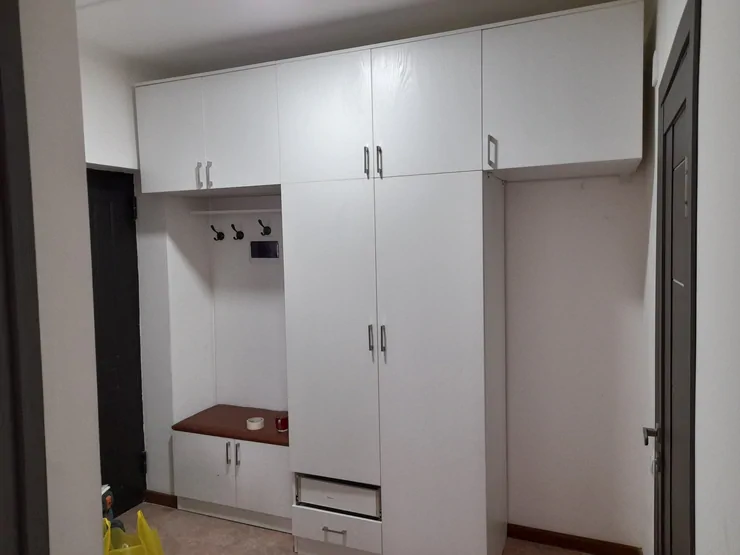 Тапшырыкка эмерек, Ашкана гарнитурасы, Үстөл, Үстөл үстү