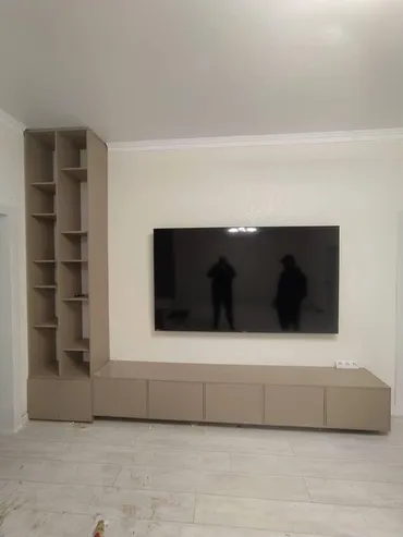 Тапшырыкка эмерек, Конок бөлмөсү, Ашкана гарнитурасы