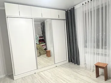 Тапшырыкка эмерек, Уктоочу бөлмө, Шкаф