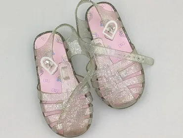 Sandals 25, Used