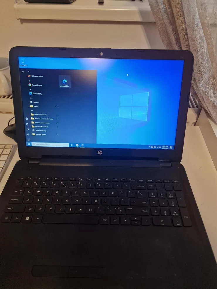 Intel Pentium, 4 GB OZU, 15.6 "