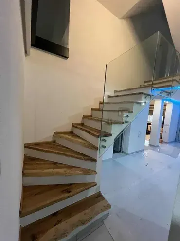 Izrada ograde i oblaganje stepenica Izrada ograda, oblaganje stepenica