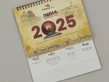 Kalendarz ścienny Pride India na rok 2025. Zawiera zdjęcia i