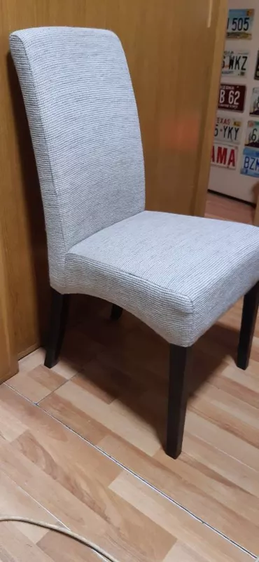 Očuvana stolica 94x47x37cm