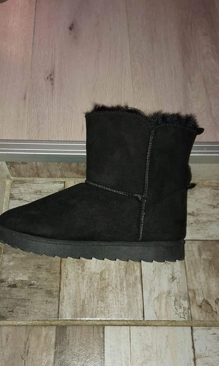 Ugg mini boots, color - Black, 36