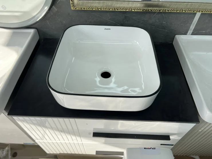 Раковина для ванной, Особенности: Глянцевое, Квадратная форма, Материал: Керамика