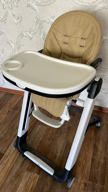 Стульчик для кормления "peg perego" многофункциональный занимает мало