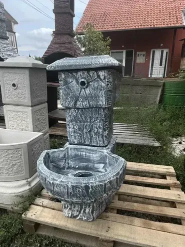Betonska cesma imitacija kamena sivo bela NOVO