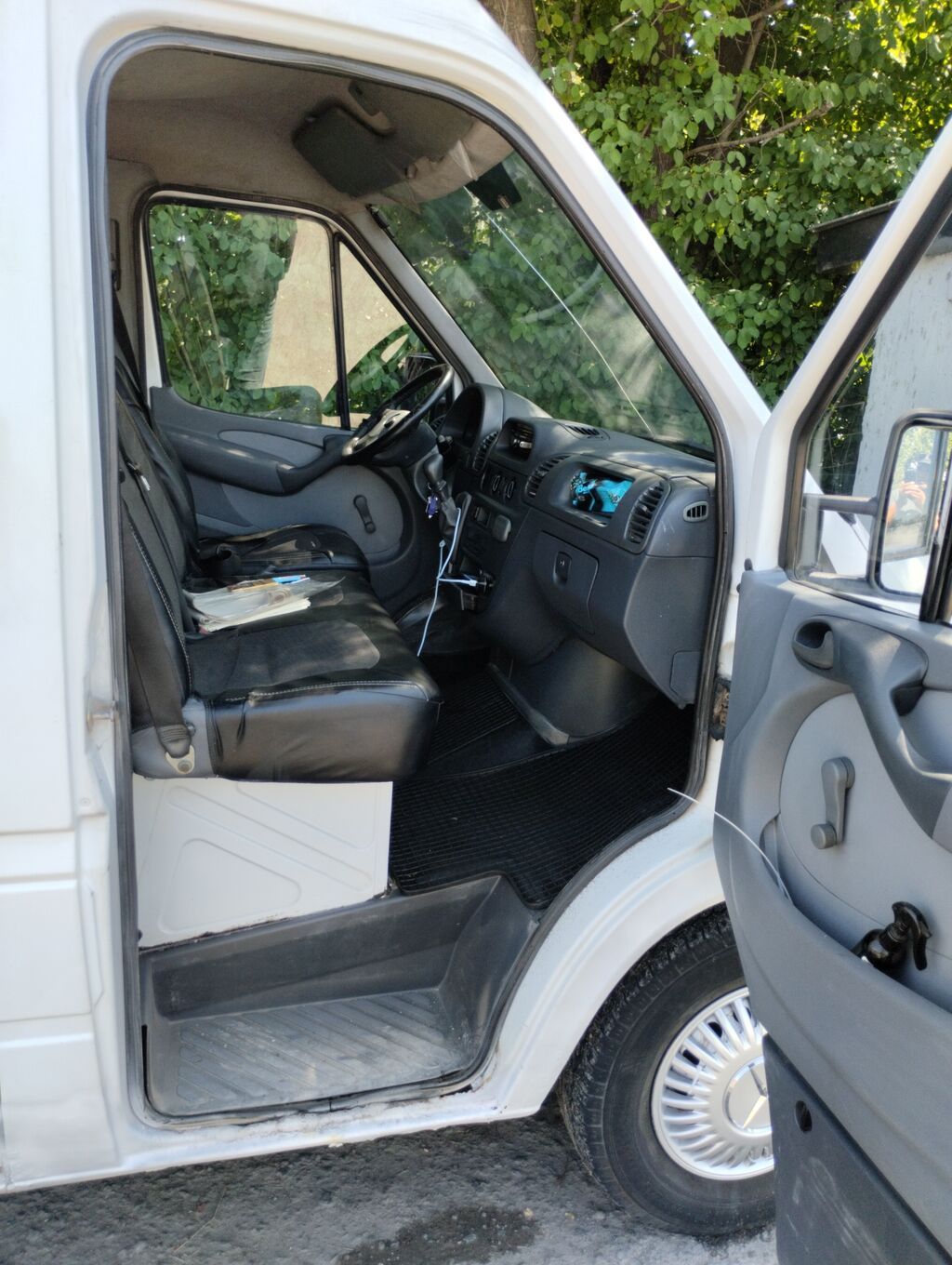 Mercedes-Benz Спринтер: 2004 г., 2.2 л, Механика, Дизель, Бус: фото 3