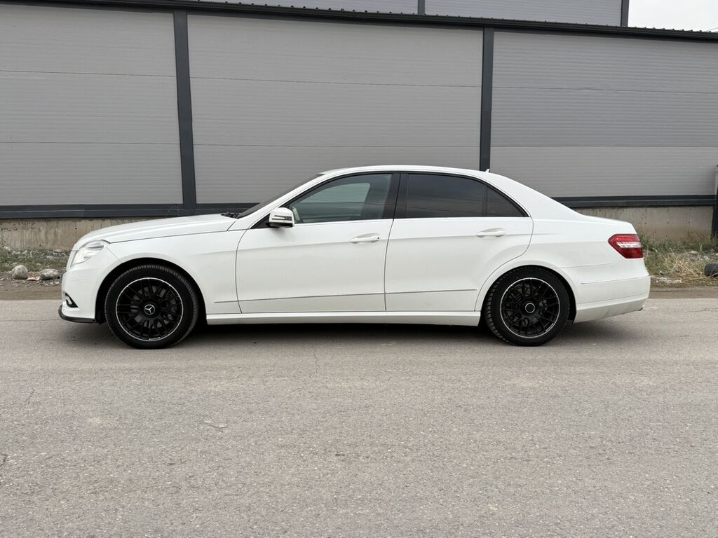 Mercedes-Benz E-Class: 2010 г., 3.5 л, Автомат, Бензин, Седан: фото 2