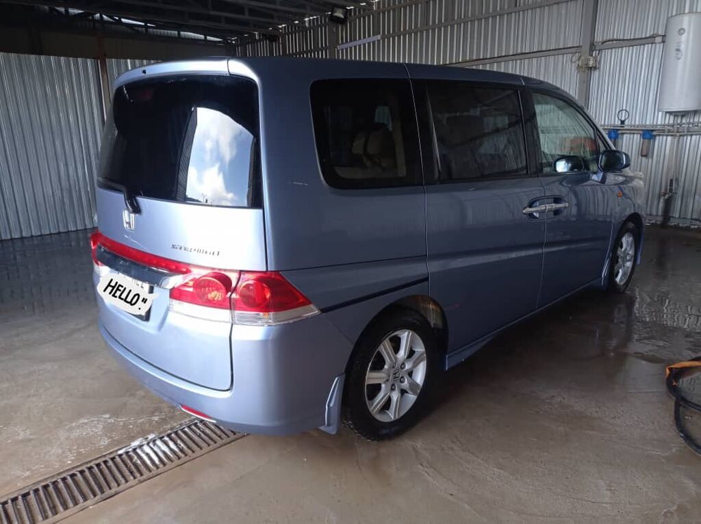 Honda Stepwgn: 2005 г., 2 л, Автомат, Бензин, Минивэн: фото 2