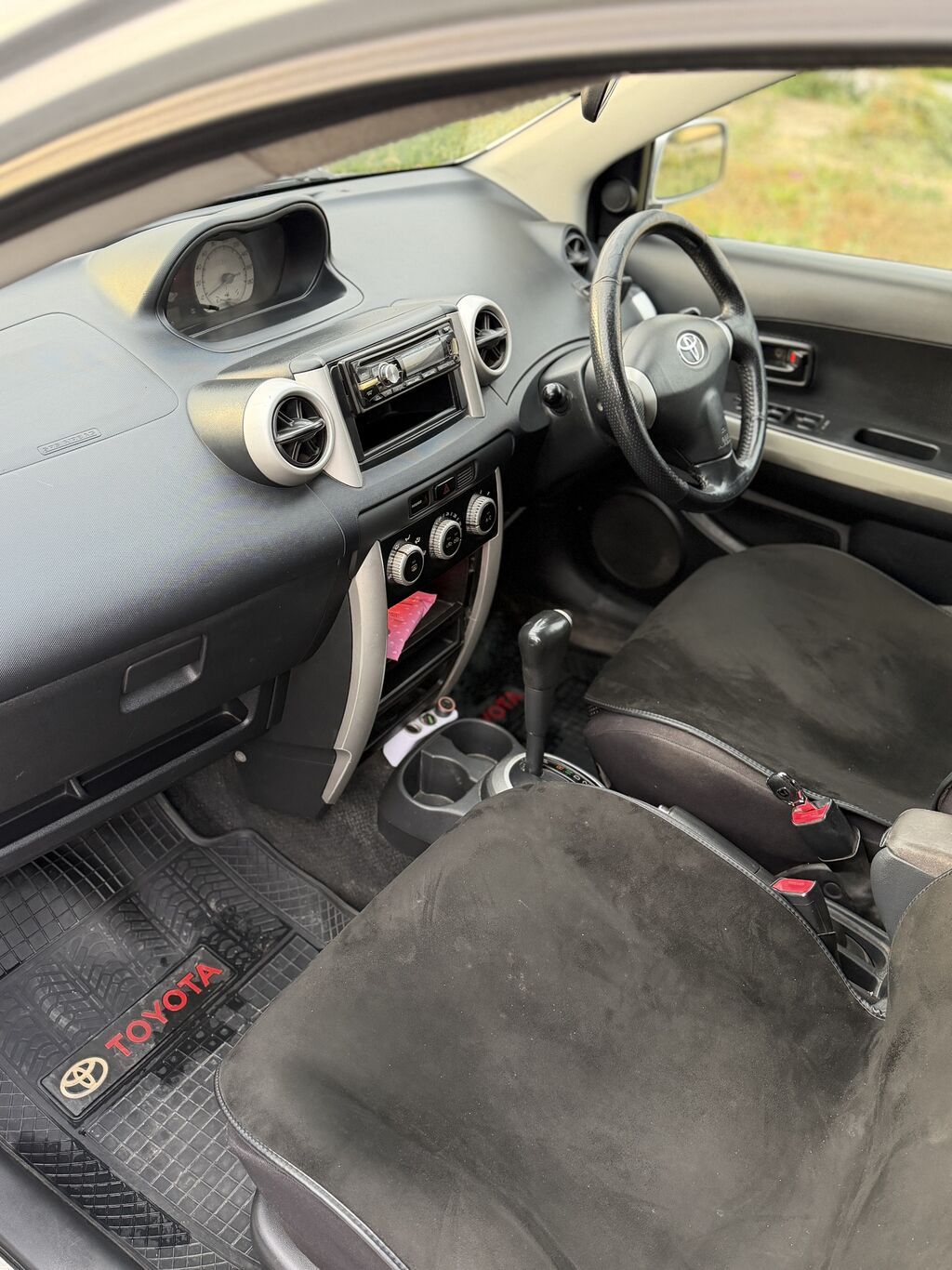Toyota Ist: 2002 г., 1.5 л, Автомат, Бензин, Хэтчбэк: фото 4