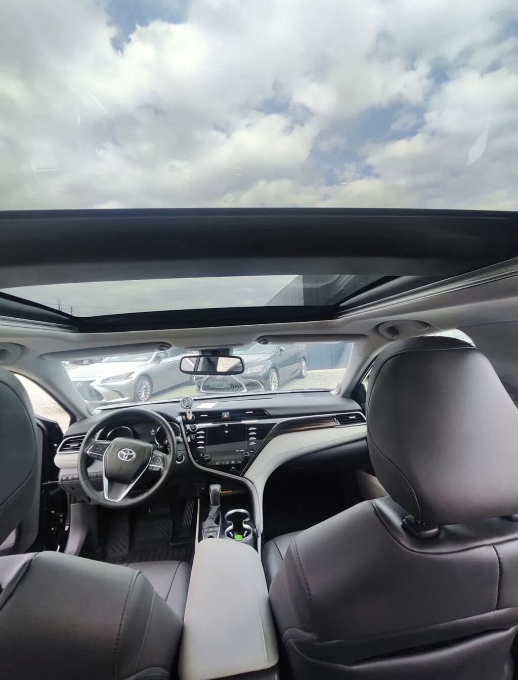 Toyota Camry: 2020 г., 2.5 л, Автомат, Бензин, Седан: фото 4