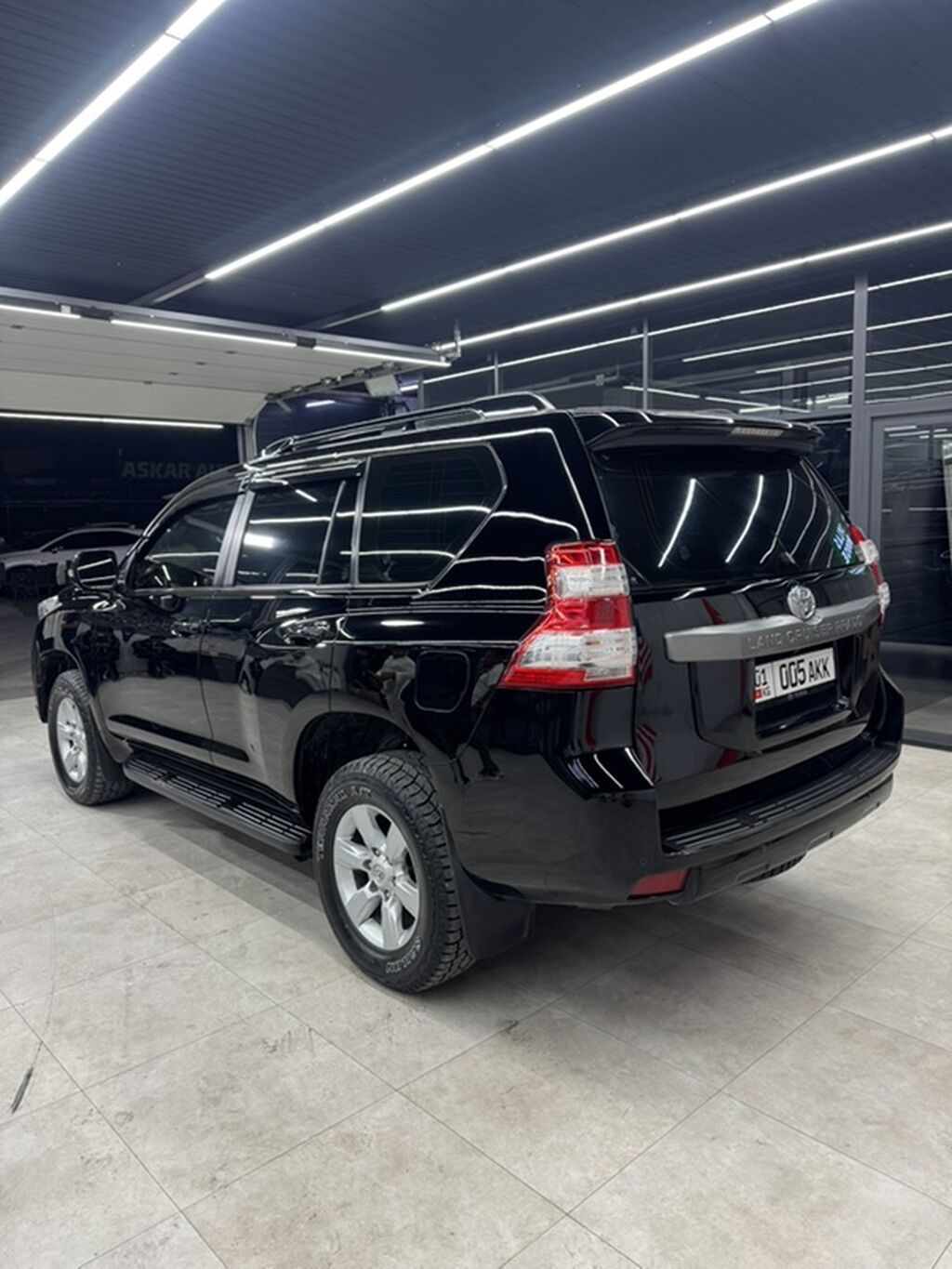Toyota Land Cruiser Prado: 2013 г., 4 л, Автомат, Бензин, Внедорожник: фото 4