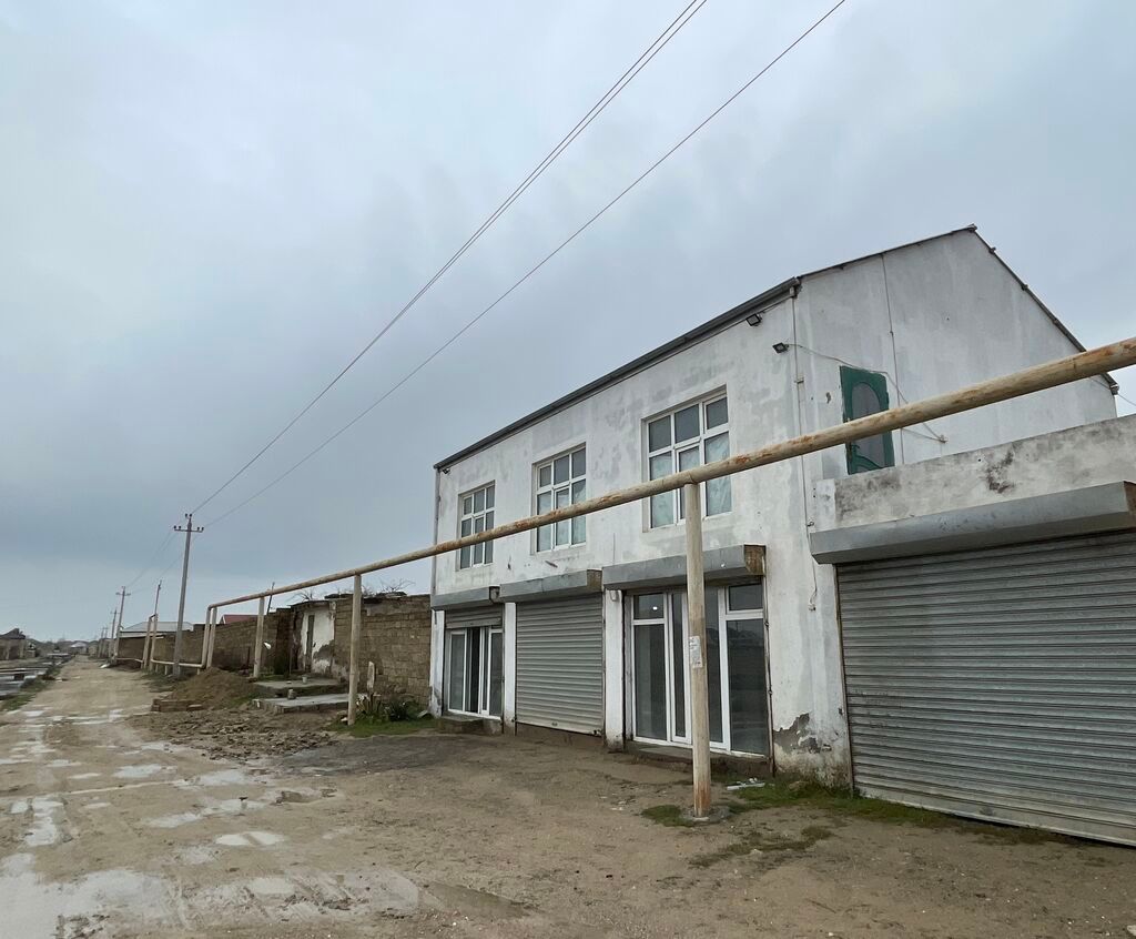Obyekt Binə Savxoz, Xəqani Aslanov küç. 90 m2-dir (alt mərtəbə)
