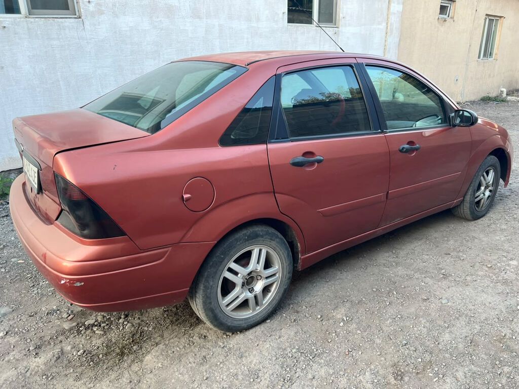 Ford Focus: 2000 г., 2 л, Автомат, Бензин, Седан: фото 5
