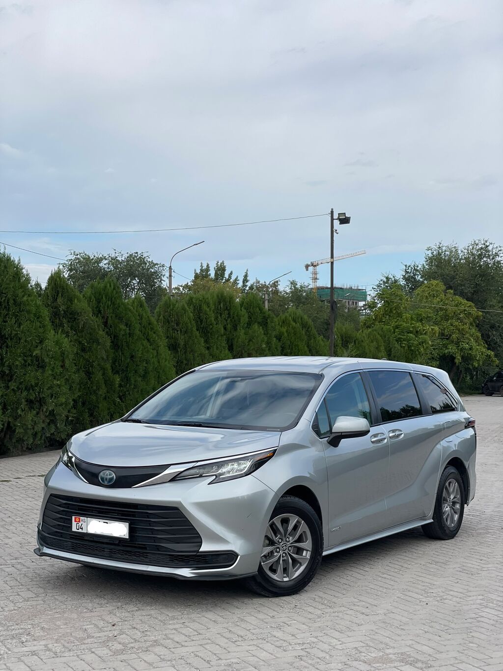 Toyota Sienna: 2021 г., 2.5 л, Вариатор, Гибрид, Минивэн: фото 1