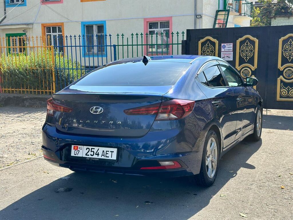 Hyundai Elantra: 2020 г., 2 л, Автомат, Бензин, Седан: фото 3