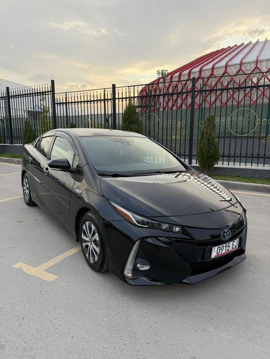 Toyota Prius: 2020 г., 1.8 л, Робот, Электромобиль, Хэтчбэк: фото 6