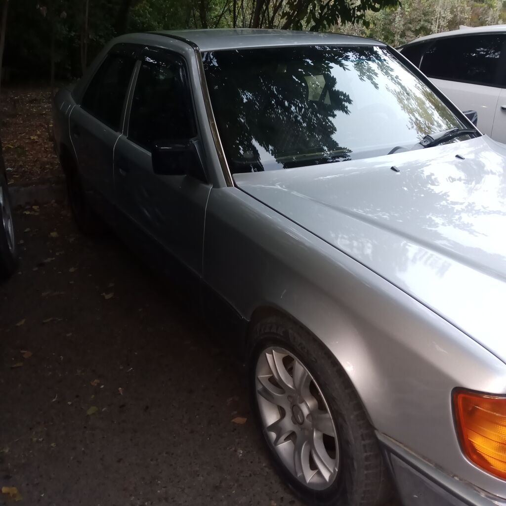Mercedes-Benz W124: 1994 г., 2.3 л, Механика, Бензин, Седан: фото 3