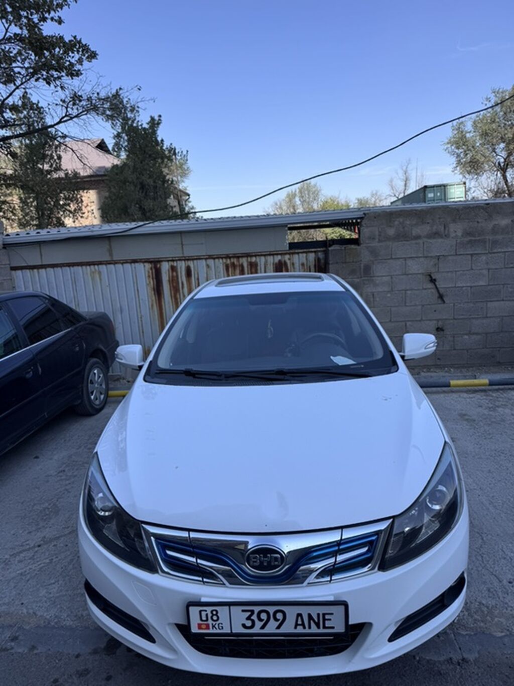 BYD E5: 2016 г., Автомат, Электромобиль, Седан: фото 2