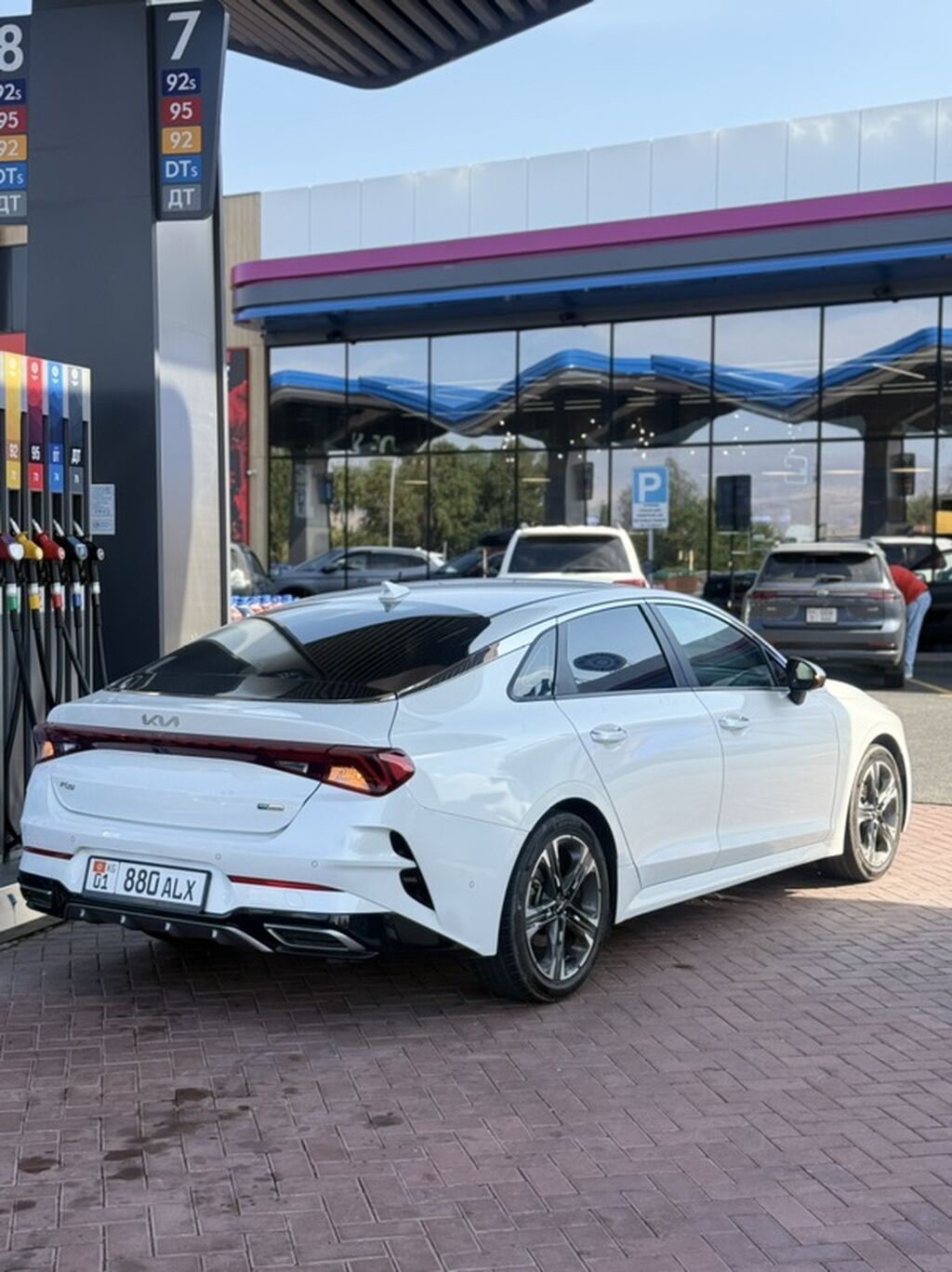 Kia K5: 2022 г., 2 л, Автомат, Гибрид, Седан: фото 7